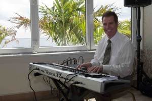 Performing Keyboard Playing is Arnie Abrams