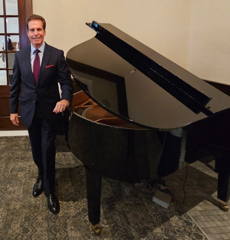 Arnie Abrams Playing at the Clarks Landing Yacht Club in Point Pleasant NJ -