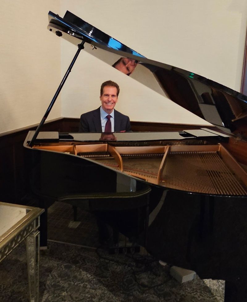 Arnie Abrams Playing at the Clarks Landing Yacht Club in Point Pleasant NJ